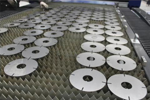 �����и�