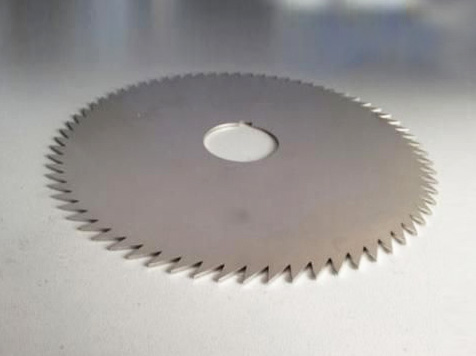 �����и�